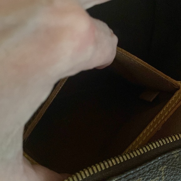 Louis Vuitton Bag - Picture 15 of 16